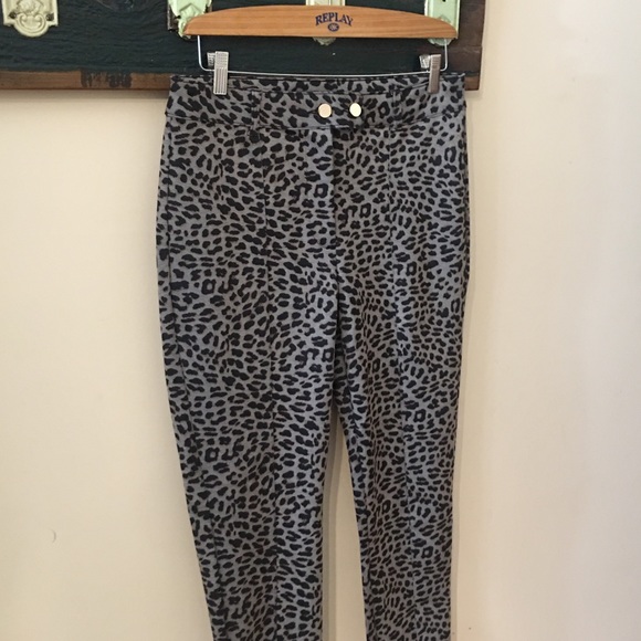 2/$18 Lilly Morgan Leopard Print Pants Size Medium - Picture 5 of 14